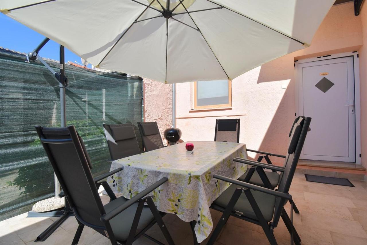 City Centre Apartment With Terrace 2 Pula Extérieur photo